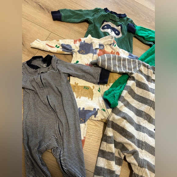 Bundle/Lot of 11 3-6 month Onesie Footie PJs - Carter’s and Cloud Island - Picture 9 of 11